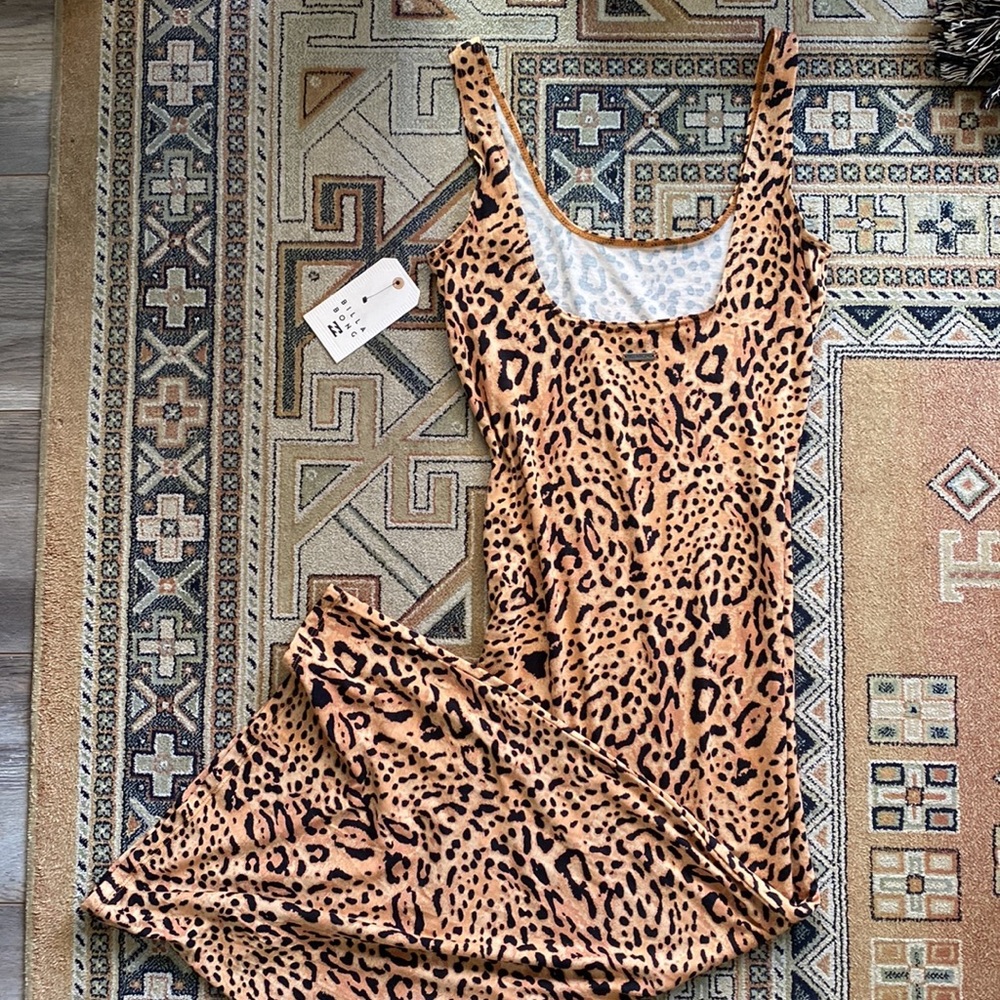 3/4 length NWT billabong body-con dress